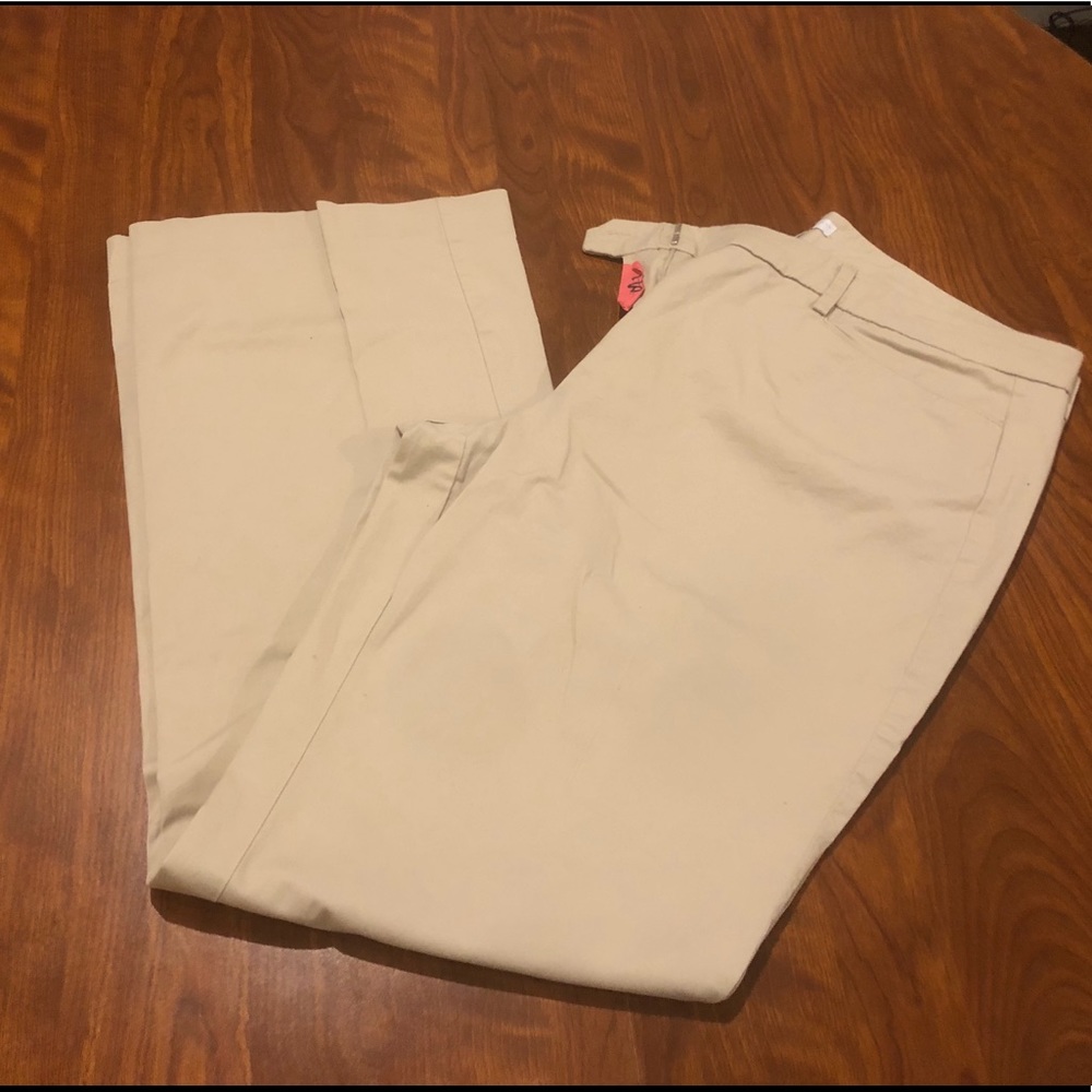 New York & co stretched women’s pants size 14😍😍